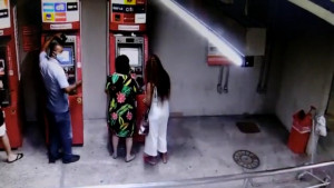 Idosa vítima de golpe em caixa eletrônico reconhece golpista por foto na delegacia