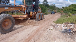 Prefeitura de Camaçari leva serviço de melhoramento para diversos bairros