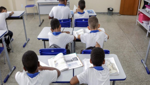Com avanço da Covid-19, escolas no interior adiam retorno presencial