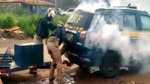 PRF diz que não compactua com conduta que matou homem asfixiado em viatura em Sergipe: "Caso isolado"