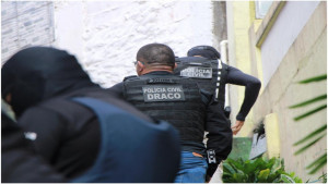 "Contador" do BDM é preso em condomínio de luxo durante megaoperação em Salvador; ele tinha Corolla na garagem