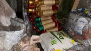 PM apreende mais de 300 espadas juninas e materiais para confecção