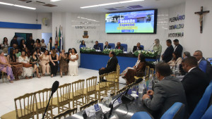 Câmara de Camaçari celebra 78 anos com sessão especial e homenagens às mulheres